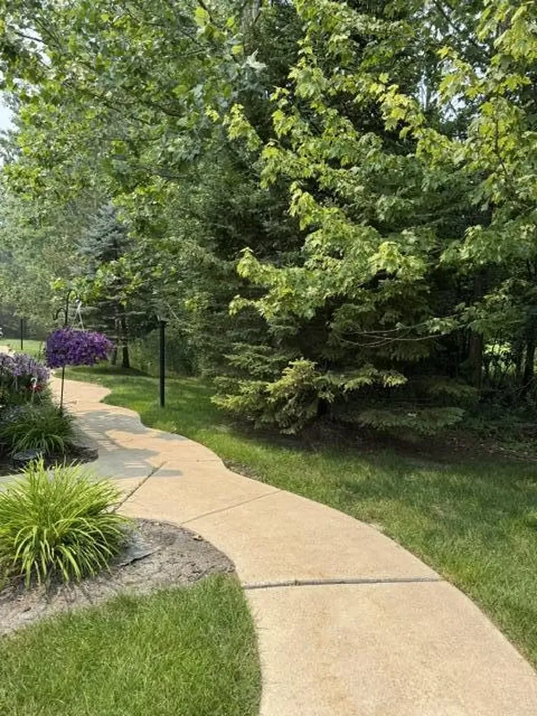 432 Marigold Circle Westland City MI 48185