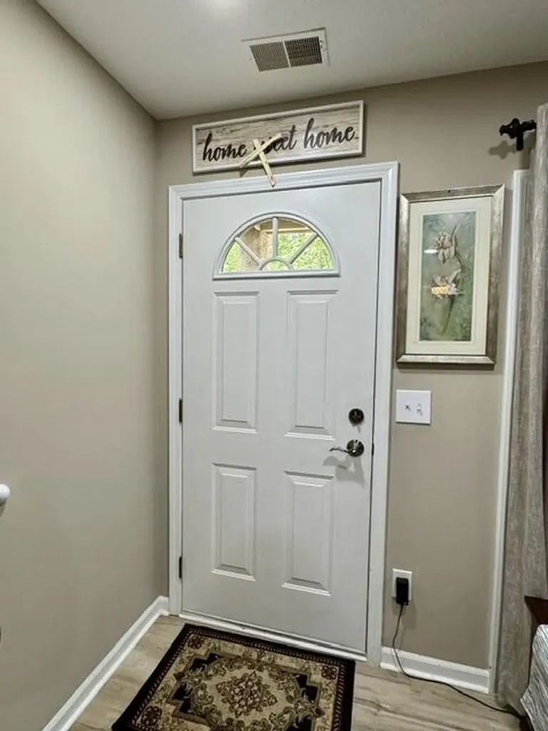 432 Marigold Circle Westland City MI 48185