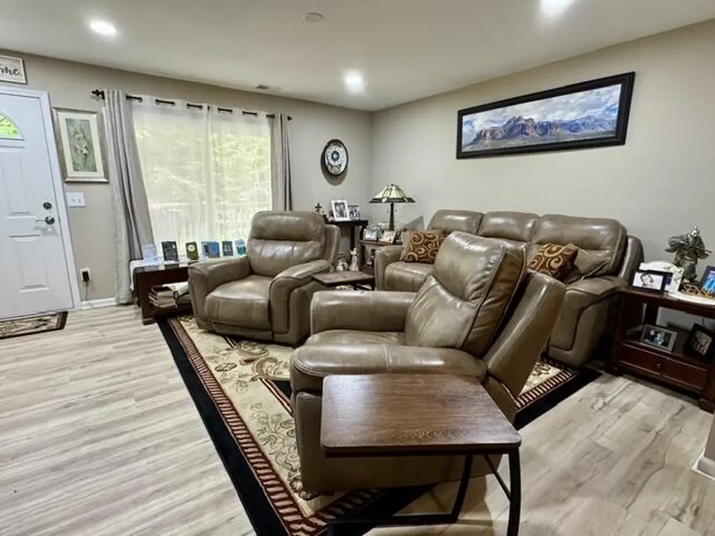 432 Marigold Circle Westland City MI 48185