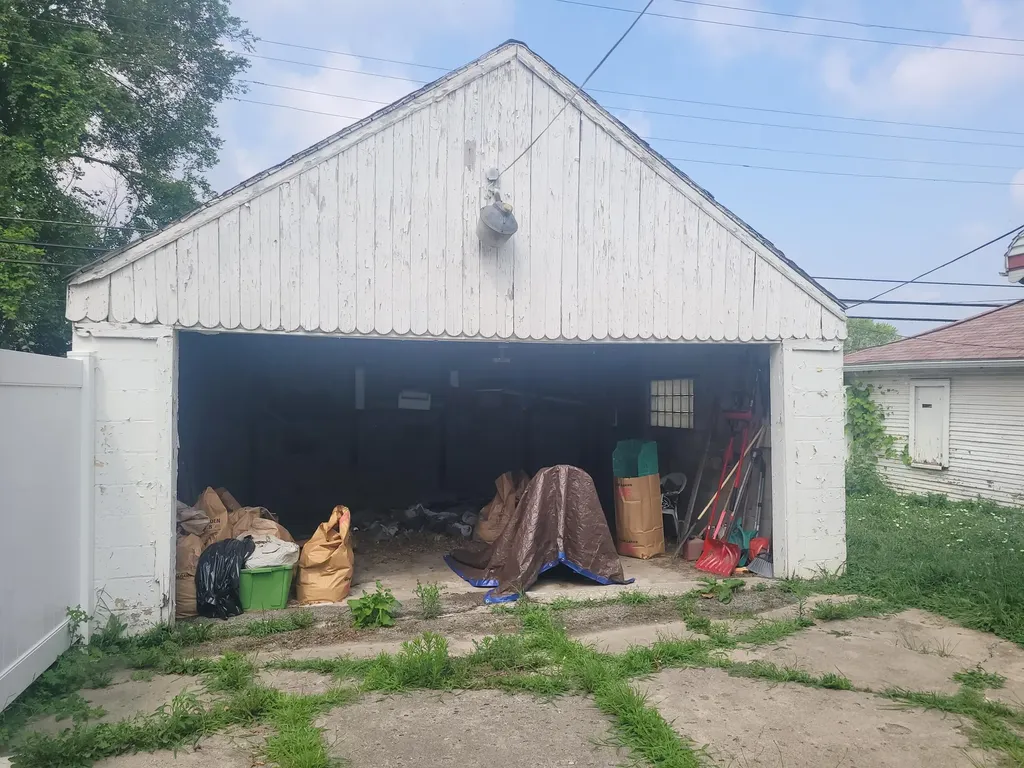 8897 Prest Street Detroit City MI 48228