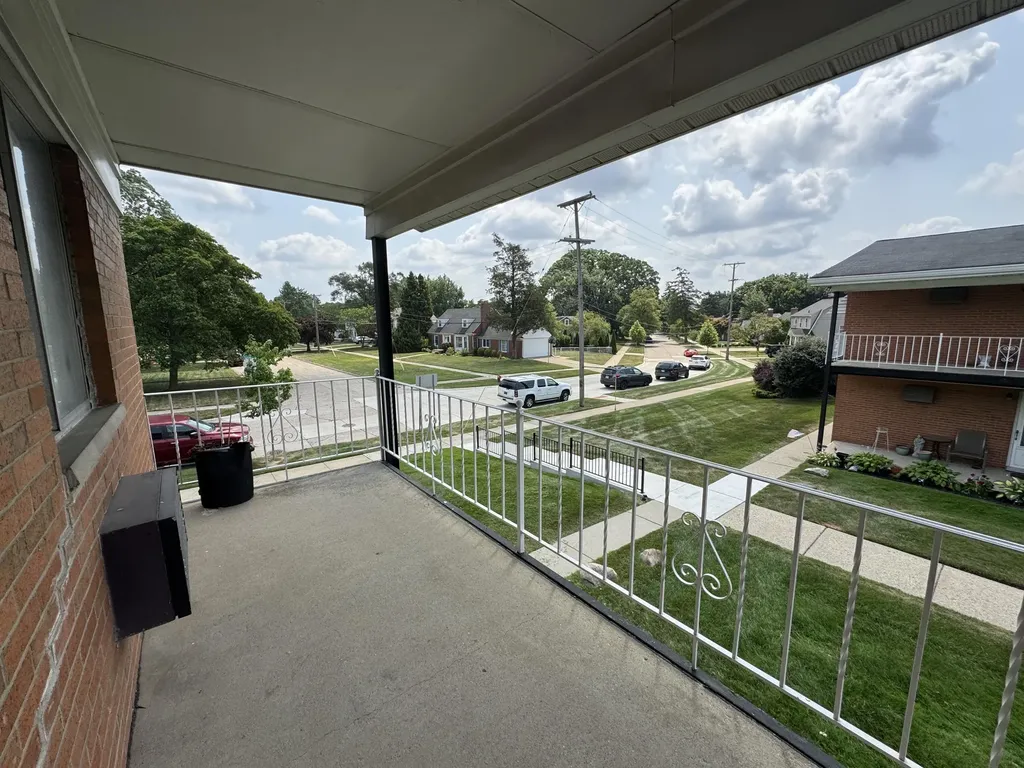2215 Clawson Avenue Royal Oak City MI 48073