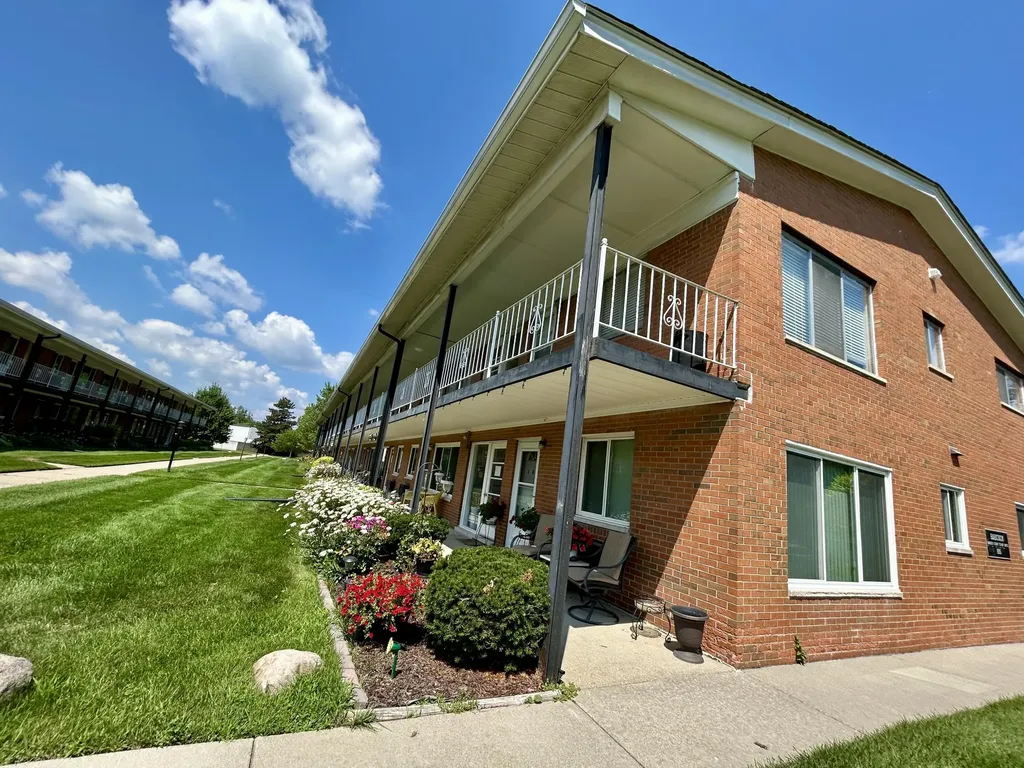 2215 Clawson Avenue Royal Oak City MI 48073