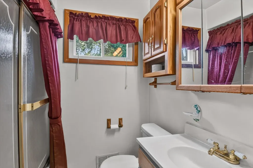 574 E Dallas Avenue Madison Heights City MI 48071