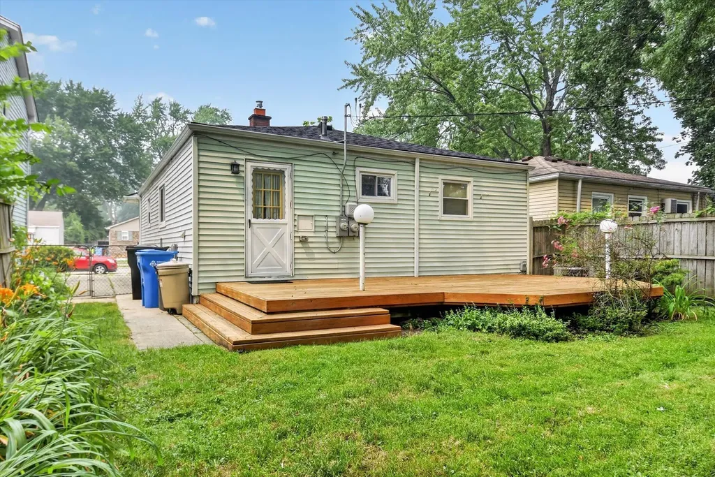 574 E Dallas Avenue Madison Heights City MI 48071