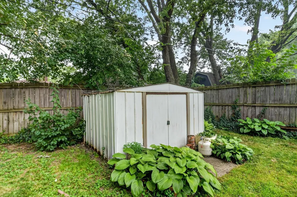 574 E Dallas Avenue Madison Heights City MI 48071