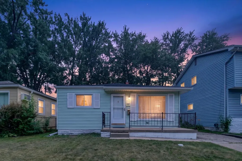 574 E Dallas Avenue Madison Heights City MI 48071