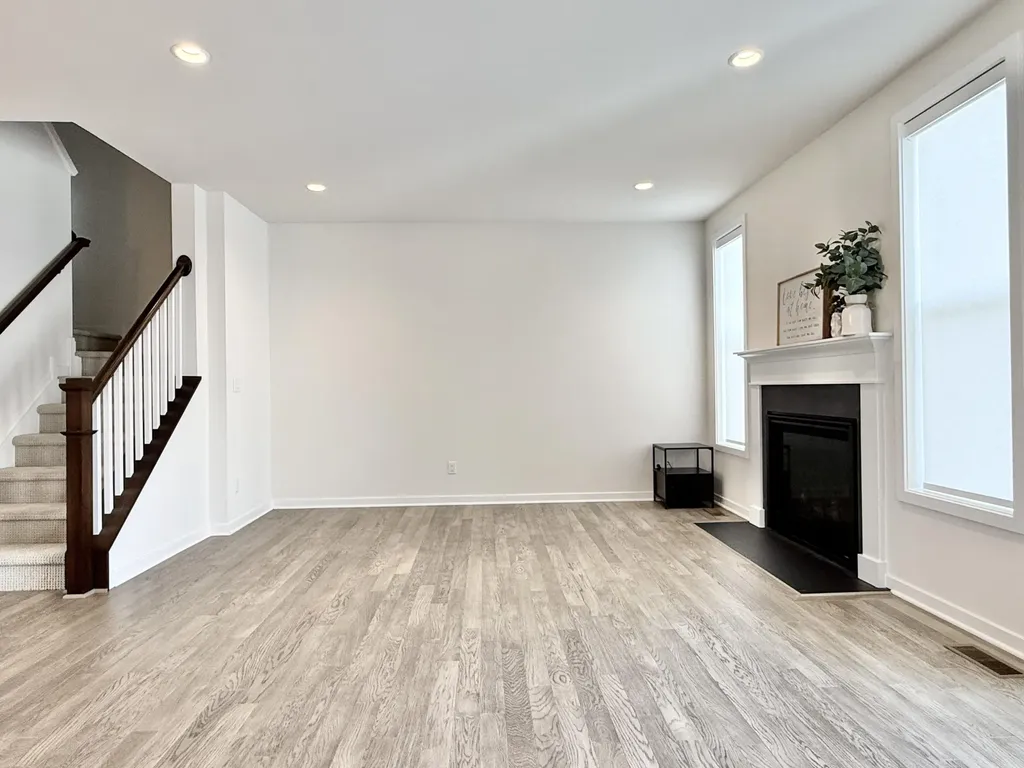 2752 S Spurway Drive Ann Arbor City MI 48105