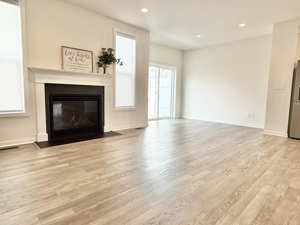 2752 S Spurway Drive Ann Arbor City MI 48105