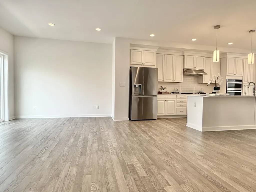 2752 S Spurway Drive Ann Arbor City MI 48105