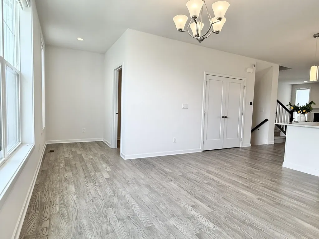 2752 S Spurway Drive Ann Arbor City MI 48105