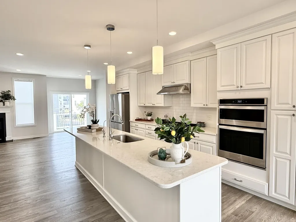 2752 S Spurway Drive Ann Arbor City MI 48105