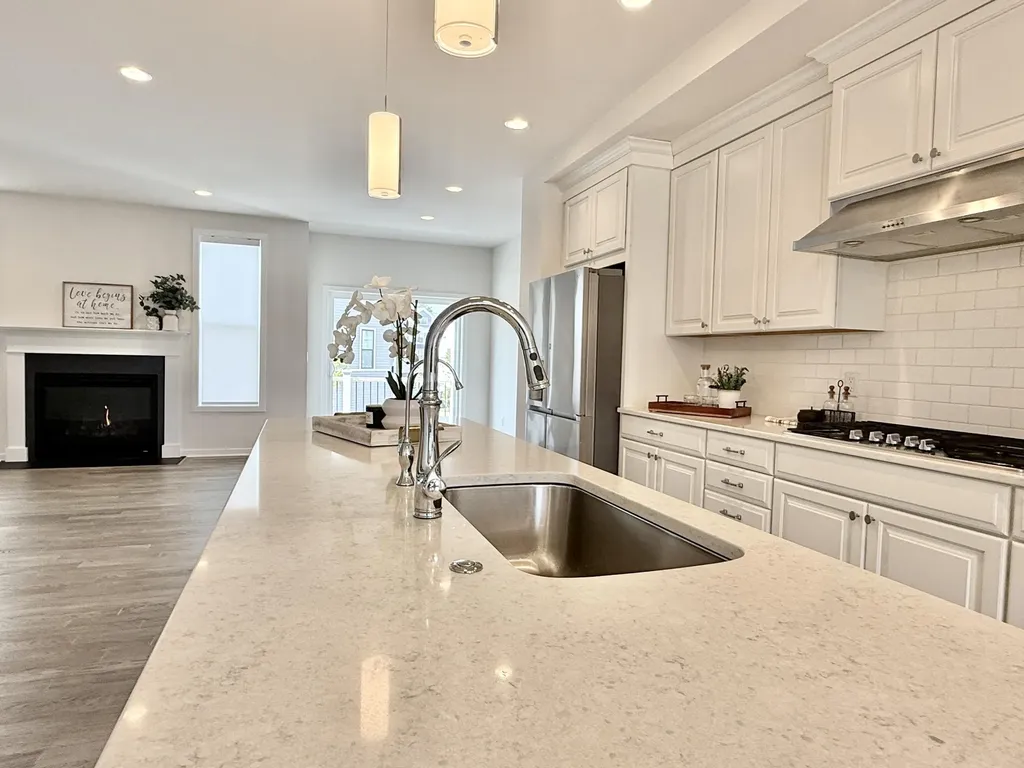 2752 S Spurway Drive Ann Arbor City MI 48105