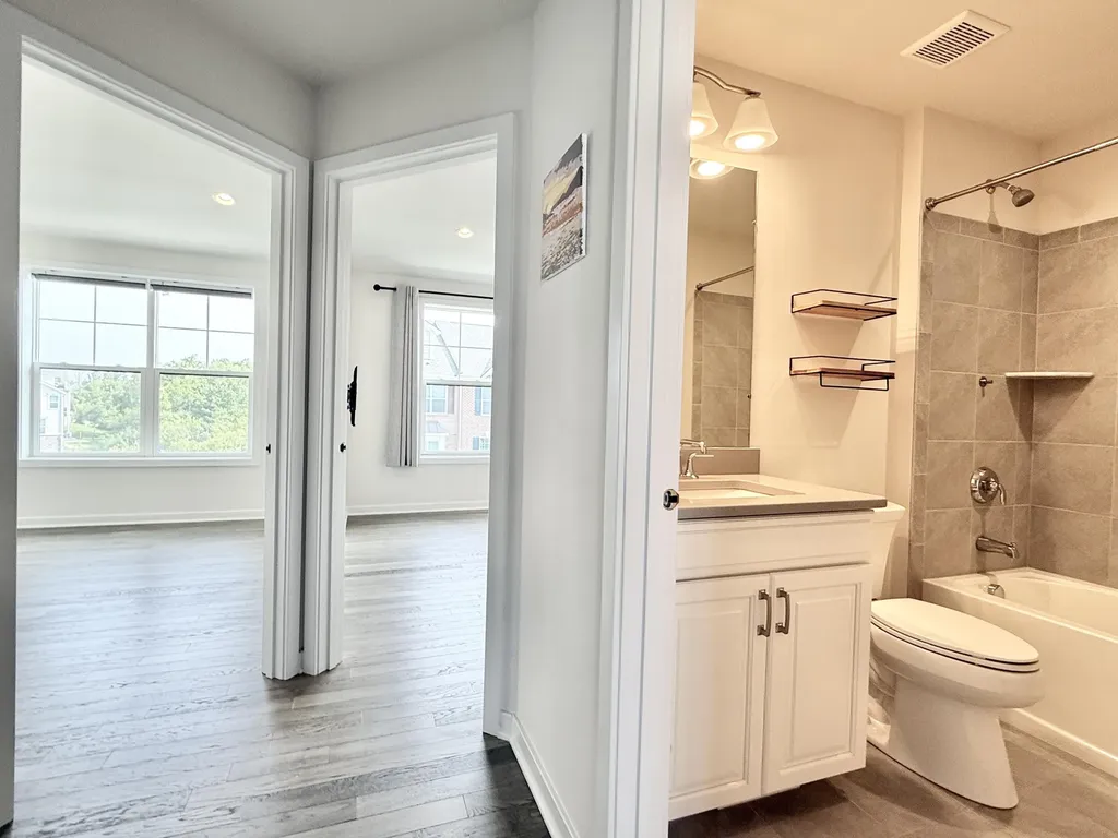 2752 S Spurway Drive Ann Arbor City MI 48105