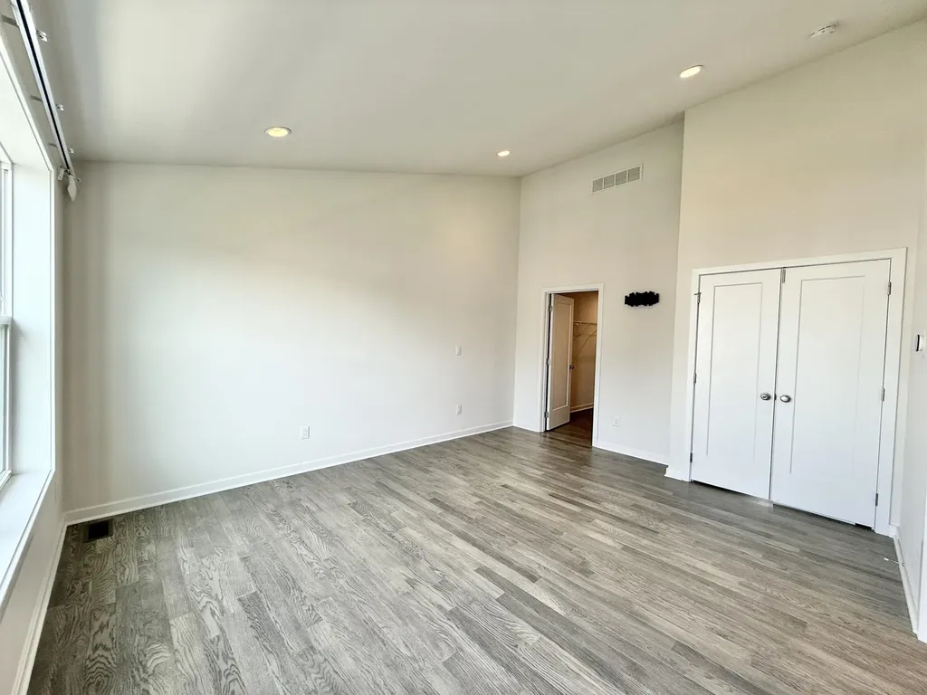 2752 S Spurway Drive Ann Arbor City MI 48105