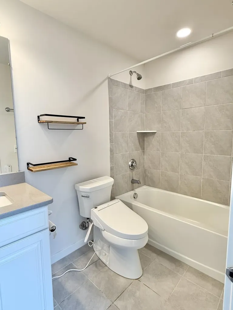 2752 S Spurway Drive Ann Arbor City MI 48105
