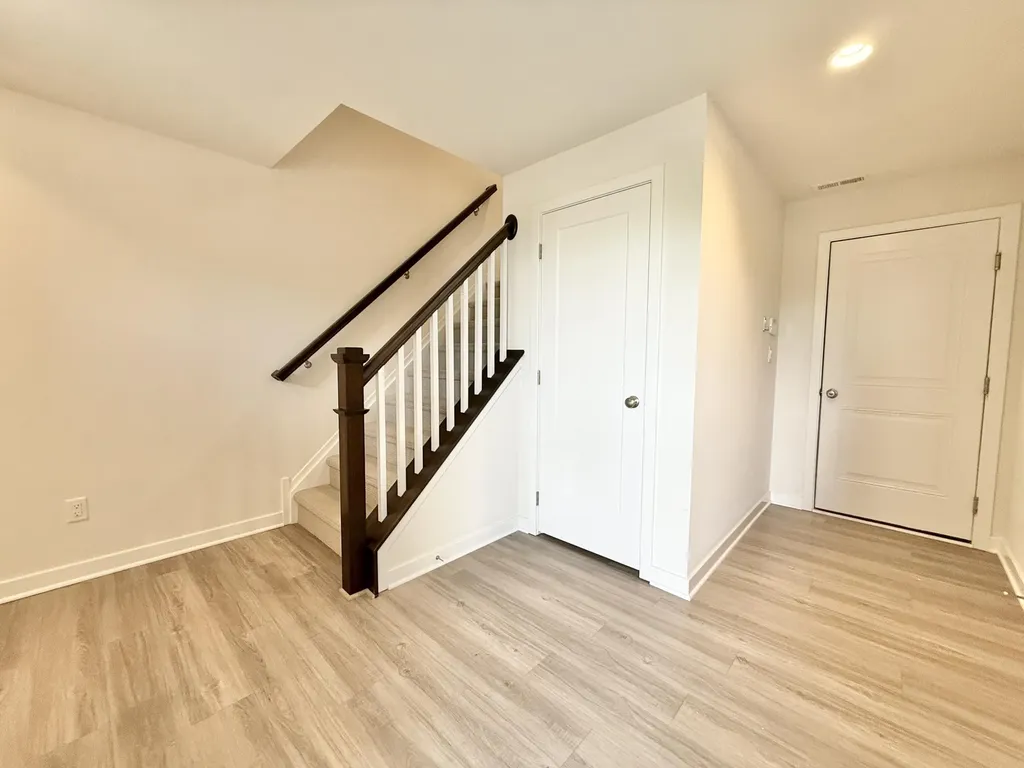 2752 S Spurway Drive Ann Arbor City MI 48105