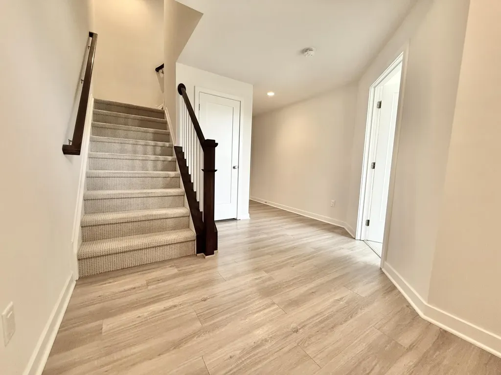 2752 S Spurway Drive Ann Arbor City MI 48105