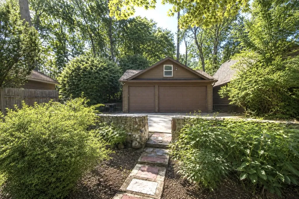 2058 Wildwood Lane Jackson City MI 49203