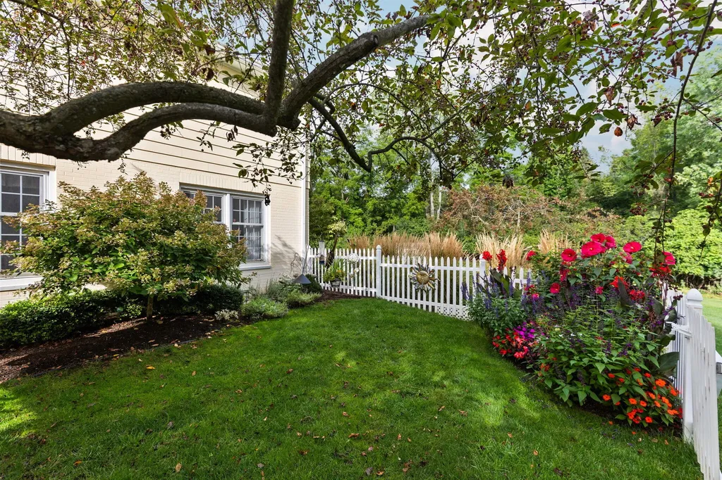 2464 Blueberry Lane Ann Arbor Charter Township MI 48103