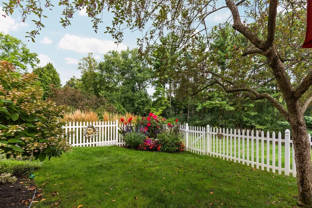 2464 Blueberry Lane Ann Arbor Charter Township MI 48103