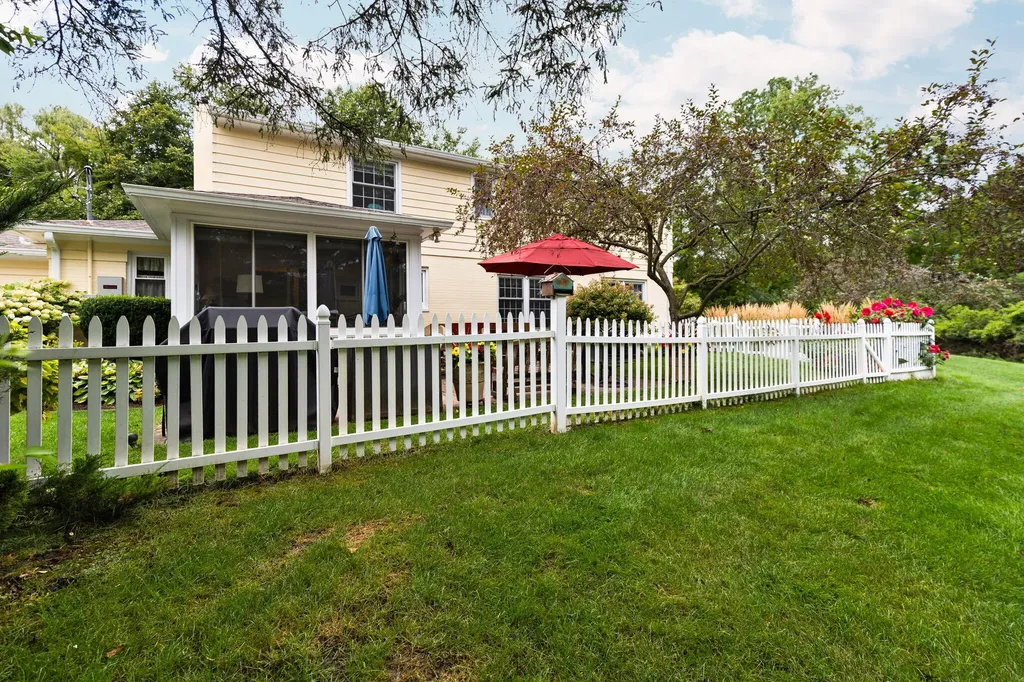 2464 Blueberry Lane Ann Arbor Charter Township MI 48103