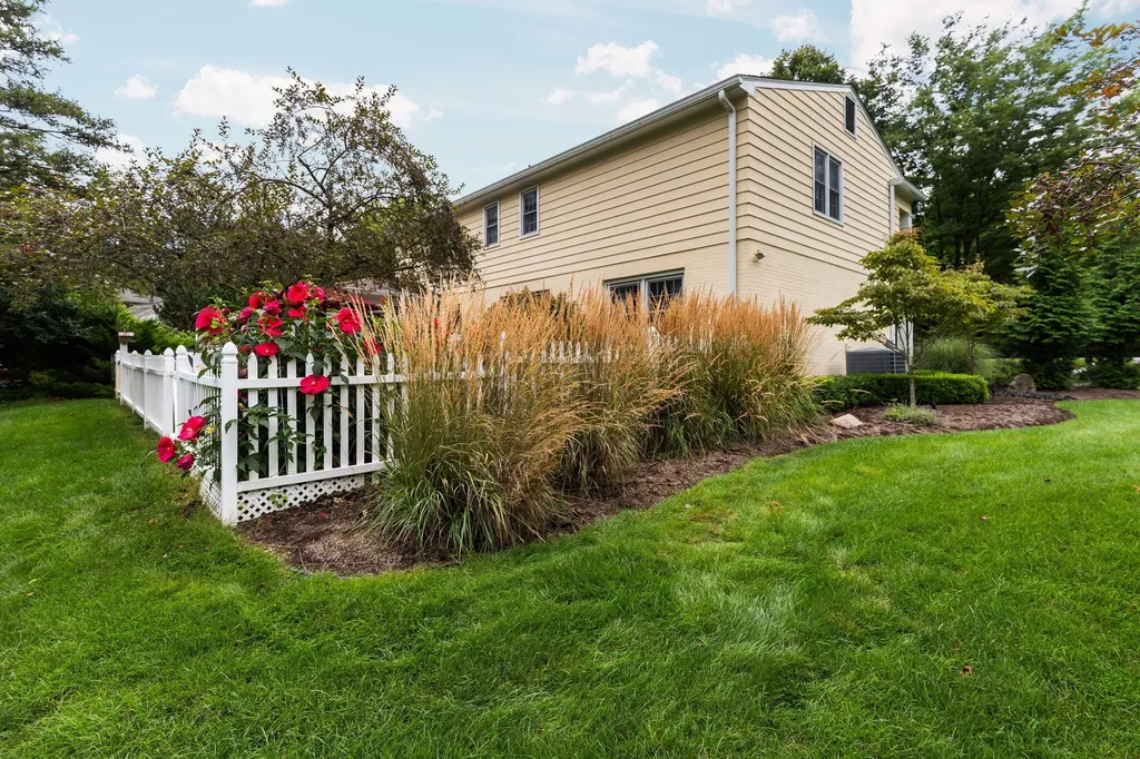 2464 Blueberry Lane Ann Arbor Charter Township MI 48103