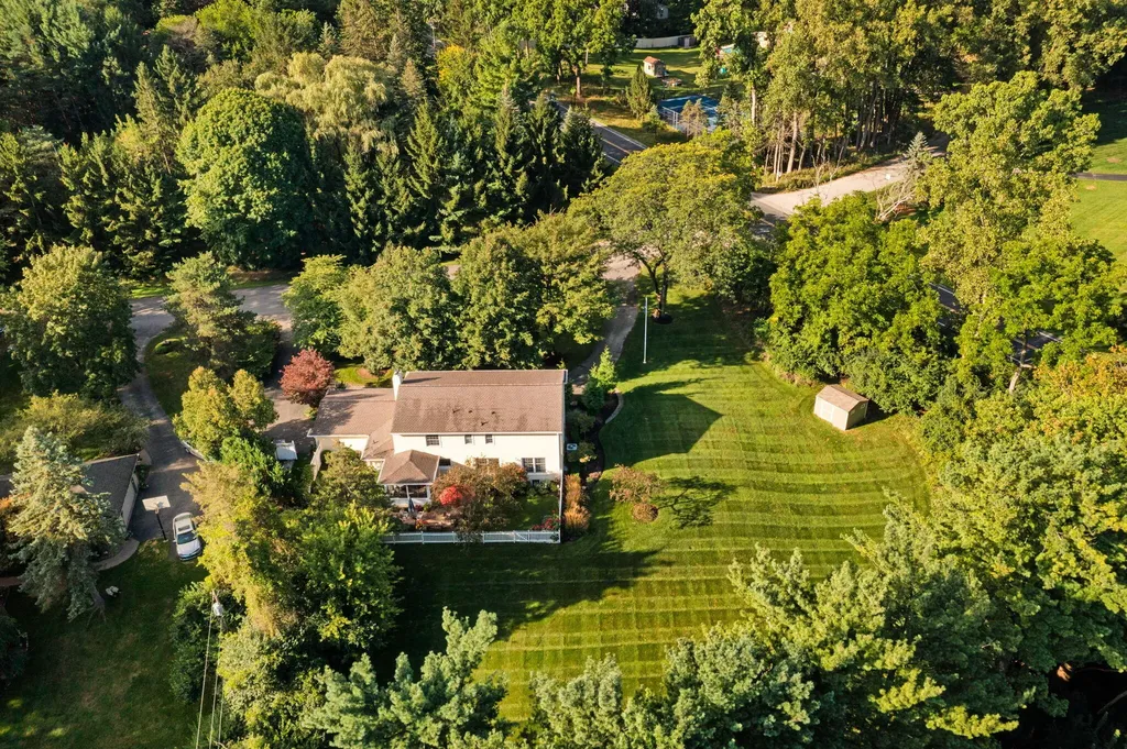2464 Blueberry Lane Ann Arbor Charter Township MI 48103