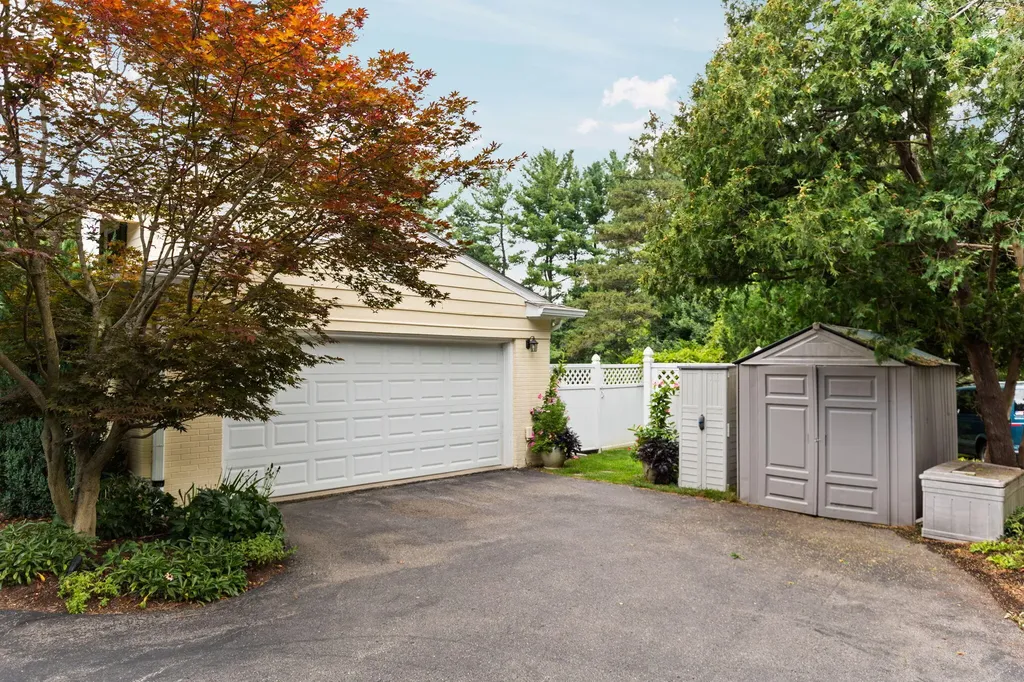 2464 Blueberry Lane Ann Arbor Charter Township MI 48103