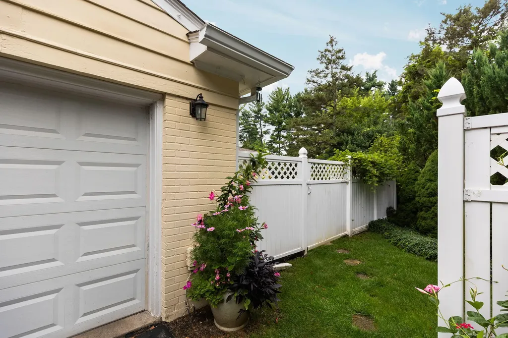 2464 Blueberry Lane Ann Arbor Charter Township MI 48103