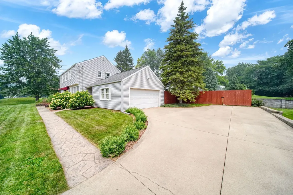 1058 Orchard Road Adrian City MI 49221