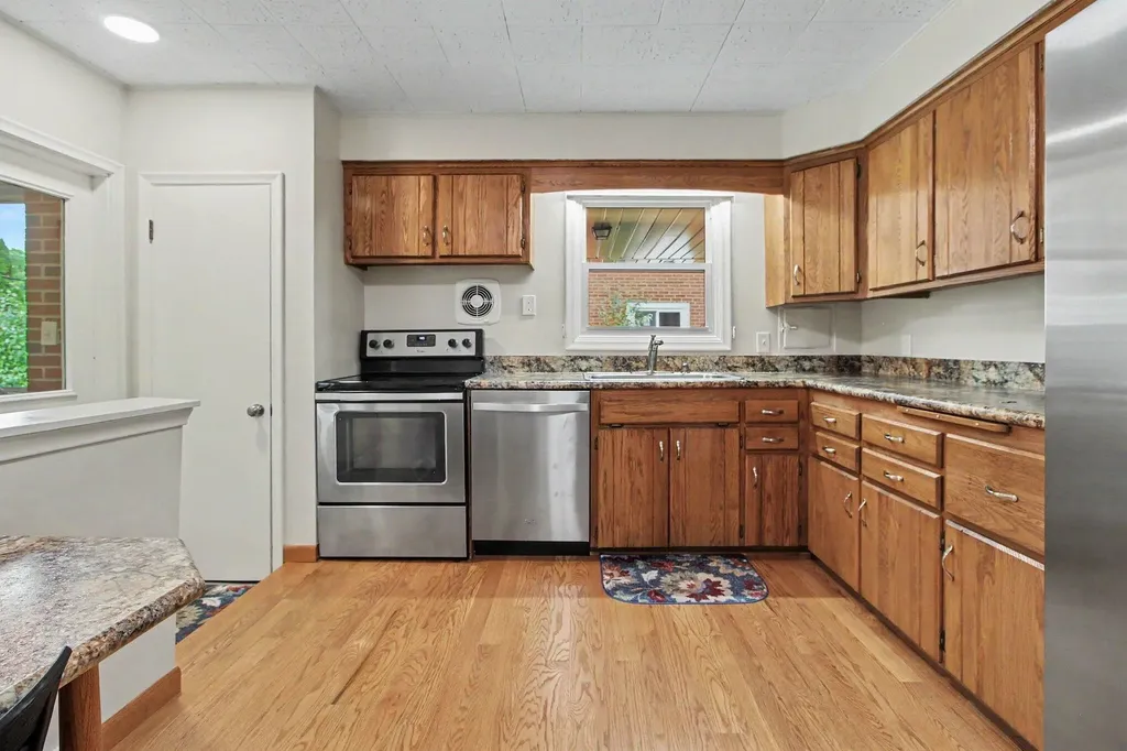 1832 Weldon Boulevard Ann Arbor City MI 48103