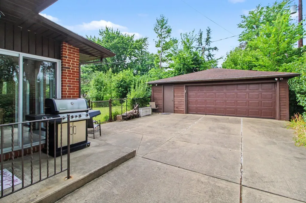 1832 Weldon Boulevard Ann Arbor City MI 48103