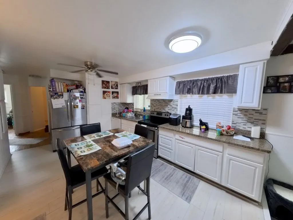 32155 Columbus Drive Warren City MI 48088