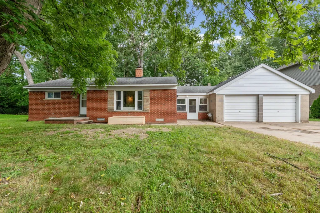 3894 Jennings Drive Troy City MI 48083