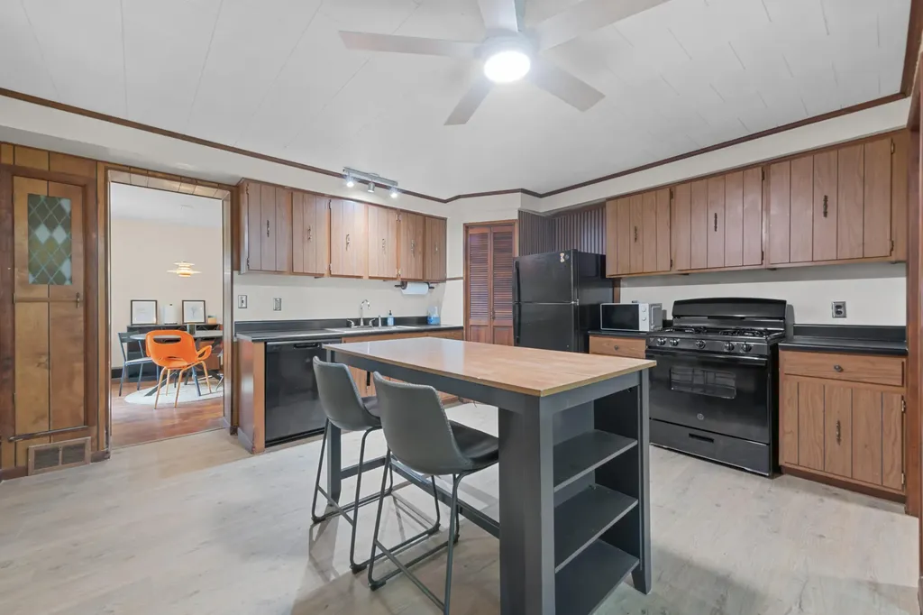 3894 Jennings Drive Troy City MI 48083