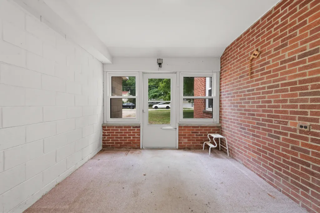 3894 Jennings Drive Troy City MI 48083