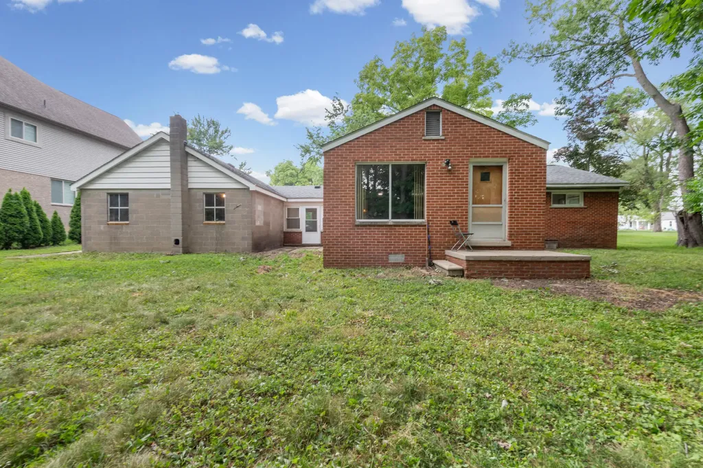 3894 Jennings Drive Troy City MI 48083