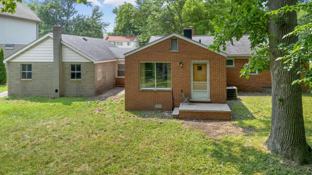 3894 Jennings Drive Troy City MI 48083