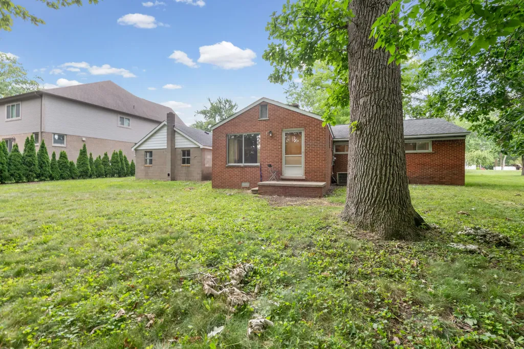 3894 Jennings Drive Troy City MI 48083