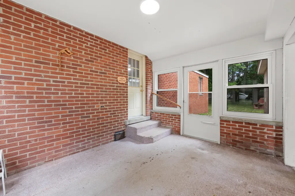 3894 Jennings Drive Troy City MI 48083