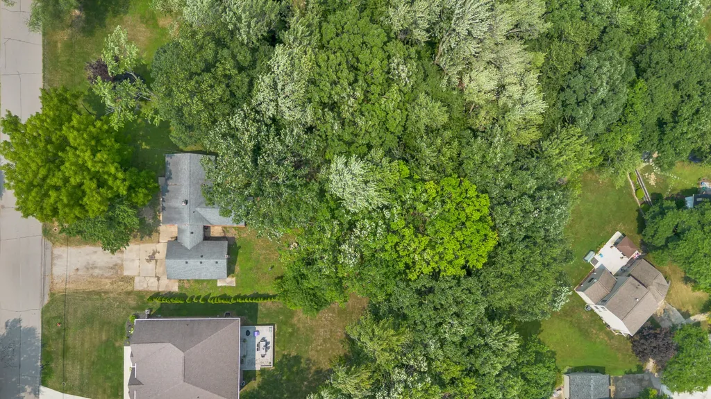 3894 Jennings Drive Troy City MI 48083