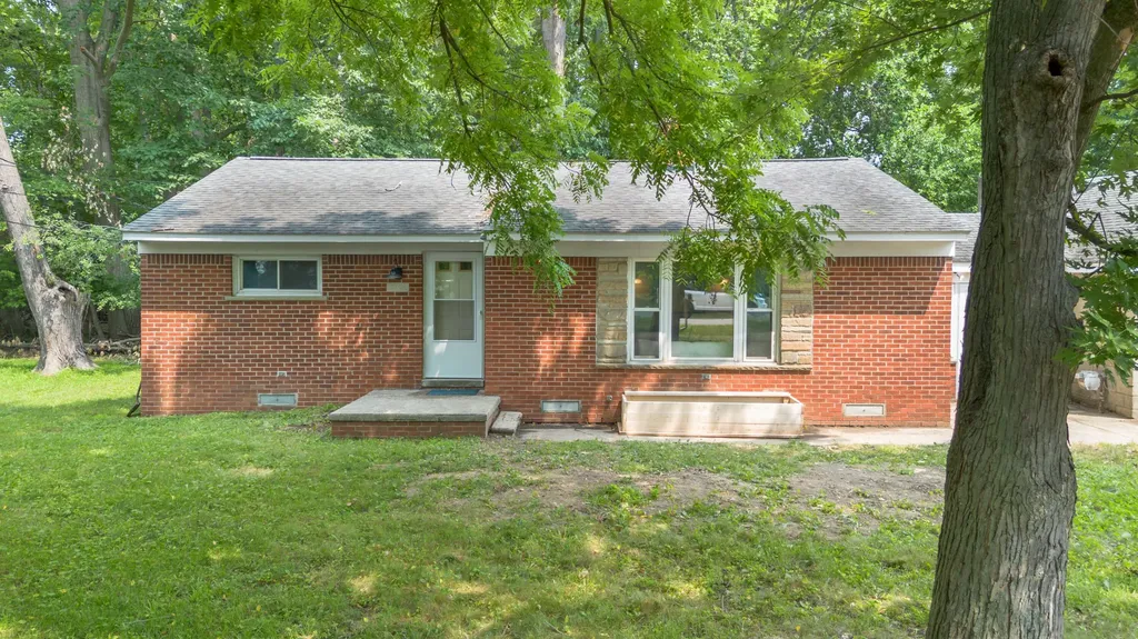 3894 Jennings Drive Troy City MI 48083
