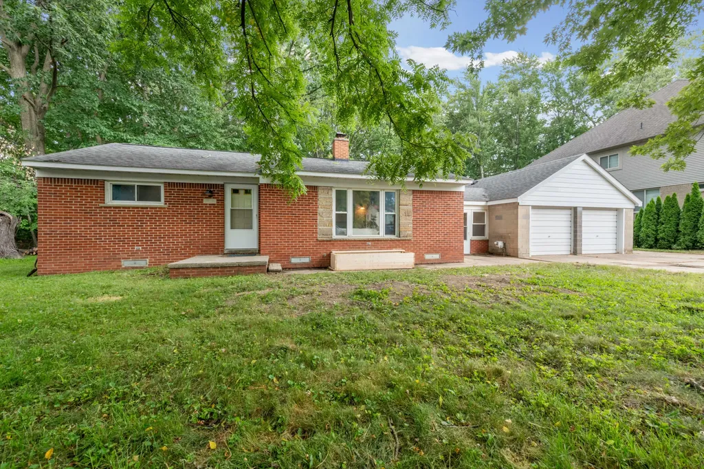 3894 Jennings Drive Troy City MI 48083