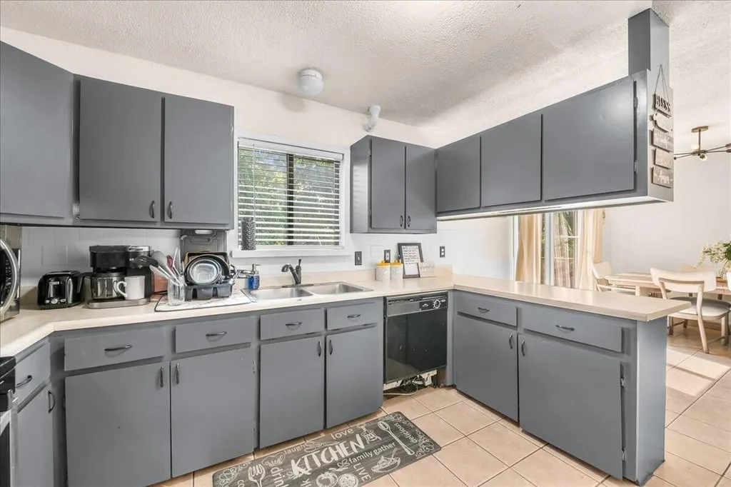 426 Cameron Avenue Pontiac City MI 48342