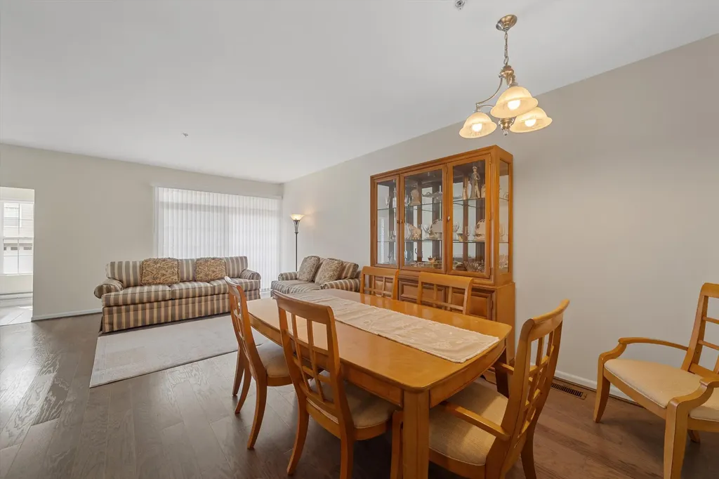228 W Oakbrook Drive Ann Arbor City MI 48103