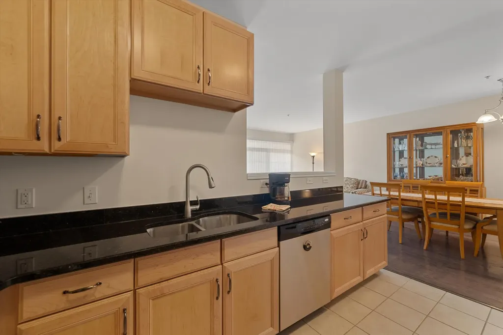 228 W Oakbrook Drive Ann Arbor City MI 48103