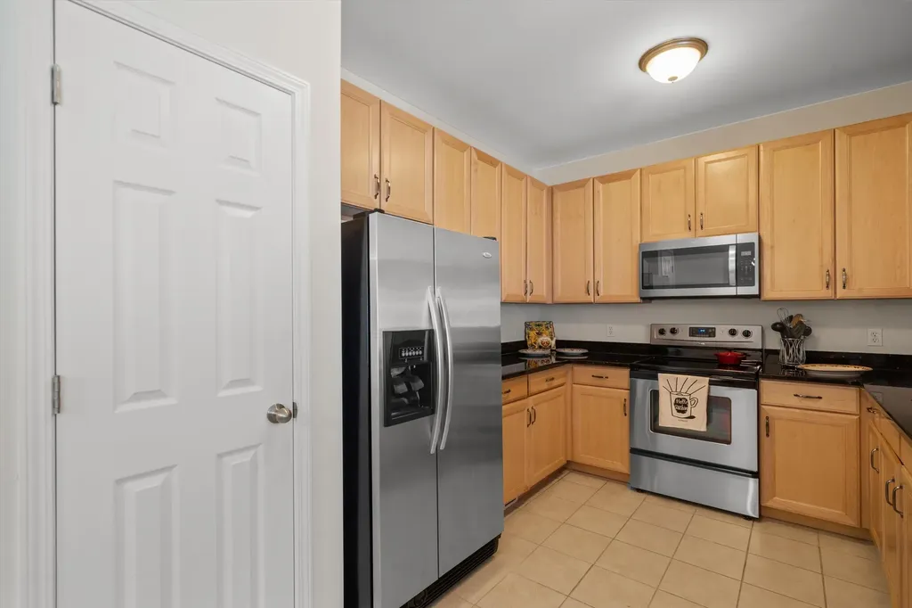 228 W Oakbrook Drive Ann Arbor City MI 48103