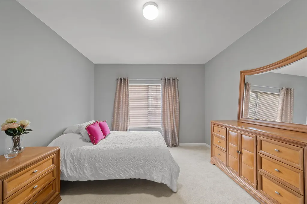 228 W Oakbrook Drive Ann Arbor City MI 48103
