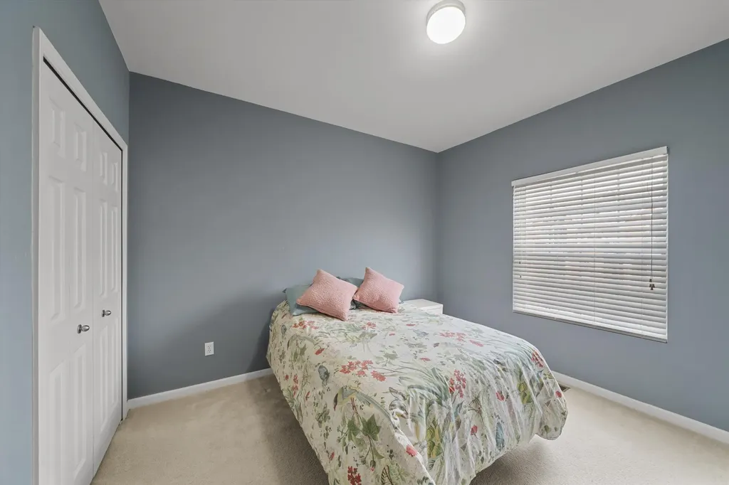 228 W Oakbrook Drive Ann Arbor City MI 48103