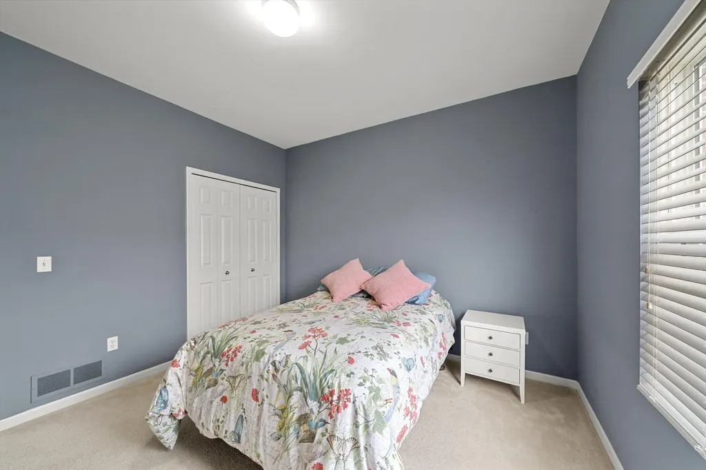 228 W Oakbrook Drive Ann Arbor City MI 48103